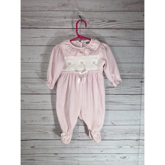 Vintage Basic Editions Baby Girl 6-9 Months Light Pink 1-Piece Romper Sleeper - Picture 2 of 8